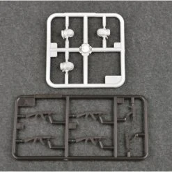 00439 | Trumpeter 1/35 Iraqi Tank Crew Scaled Plastic Model Kit -Outlet Crafted Scale Store TRU 00439 55 1200x800 1