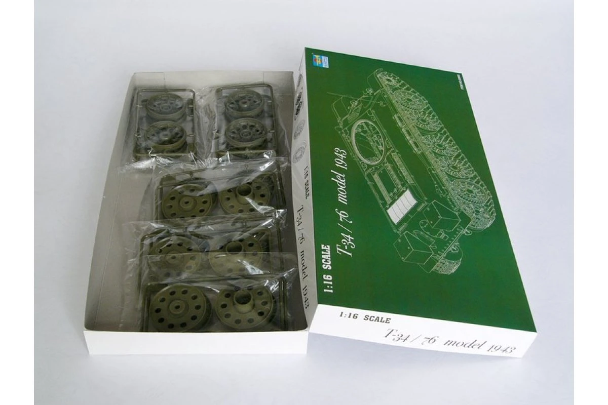 00903 | Trumpeter 1/16 1943 T-34-76 Medium Tank Scaled Plastic Model Kit 6 00903 | Trumpeter 1/16 1943 T-34-76 Medium Tank Scaled Plastic Model Kit - Image 6