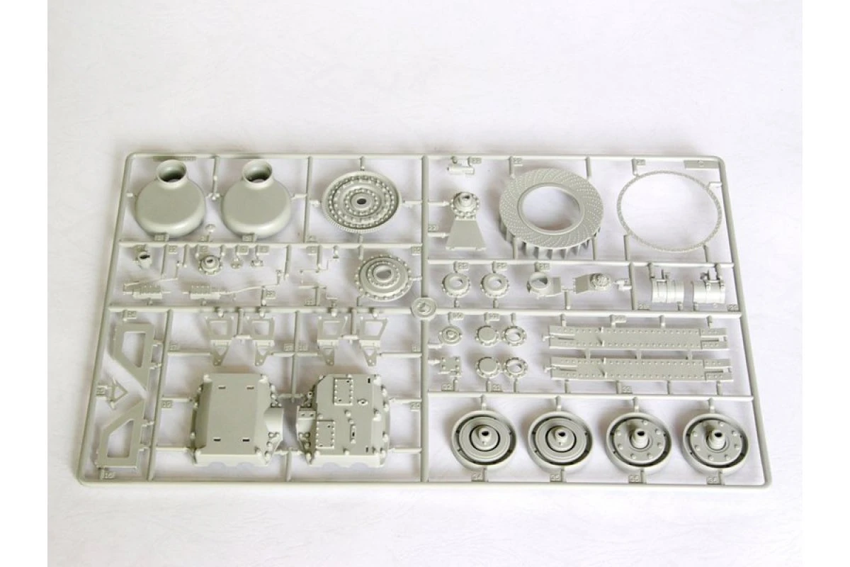00903 | Trumpeter 1/16 1943 T-34-76 Medium Tank Scaled Plastic Model Kit 10 00903 | Trumpeter 1/16 1943 T-34-76 Medium Tank Scaled Plastic Model Kit - Image 10