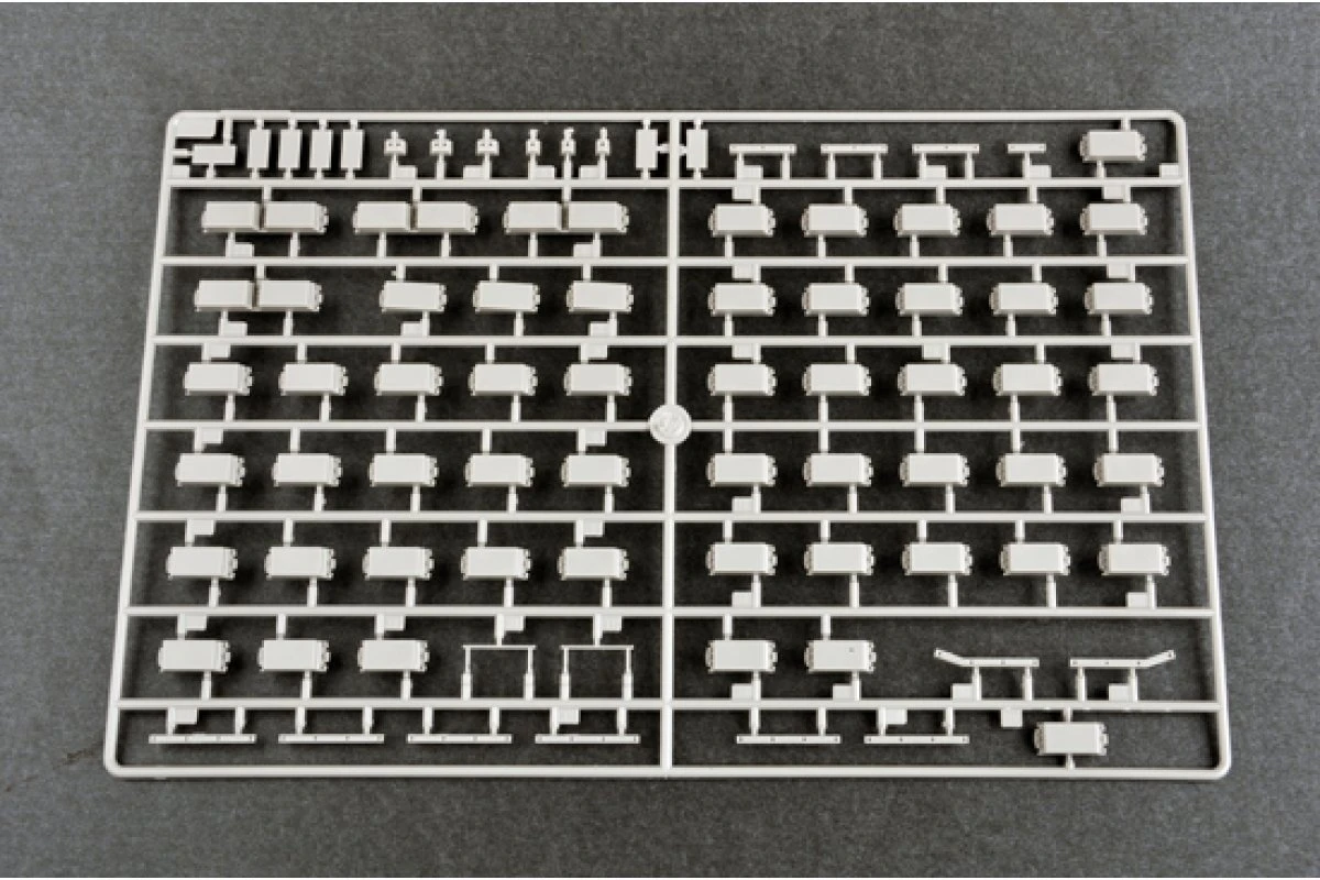 00925 | Trumpeter 1/16 Russian T-72B1 W/ Kontakt-1 Reactive Armor Main Battle Tank Scaled Plastic Model Kit 11 00925 | Trumpeter 1/16 Russian T-72B1 W/ Kontakt-1 Reactive Armor Main Battle Tank Scaled Plastic Model Kit - Image 11