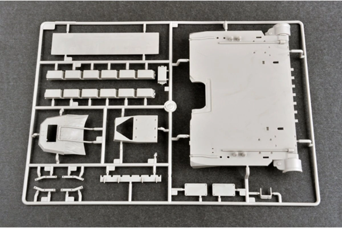 00925 | Trumpeter 1/16 Russian T-72B1 W/ Kontakt-1 Reactive Armor Main Battle Tank Scaled Plastic Model Kit 15 00925 | Trumpeter 1/16 Russian T-72B1 W/ Kontakt-1 Reactive Armor Main Battle Tank Scaled Plastic Model Kit - Image 15